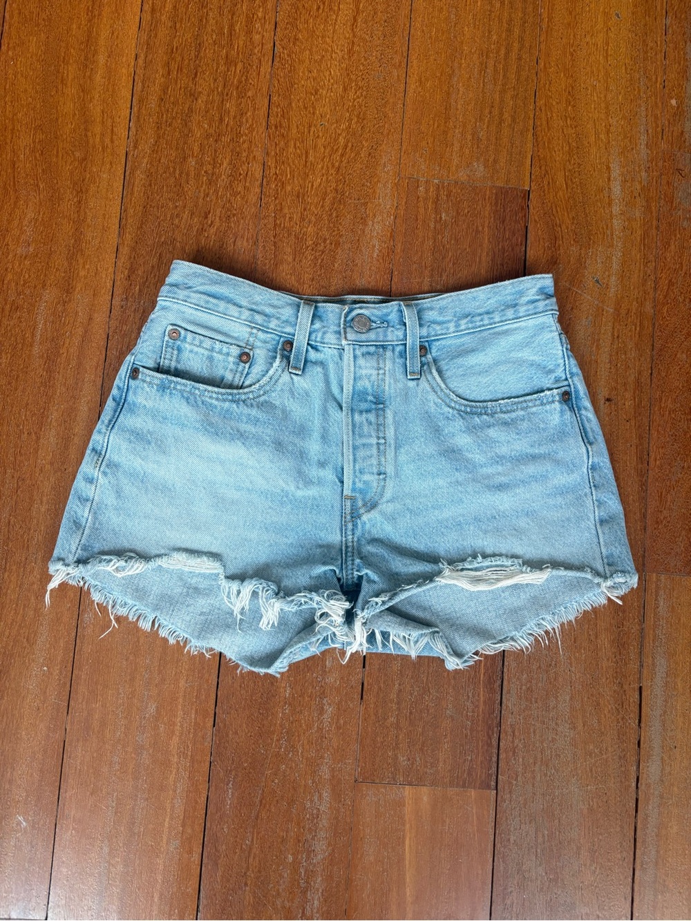 Levi's Women 501 High-rise Denim Shorts, W27